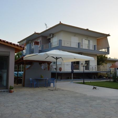 Rea'S House Vrachati Exterior photo